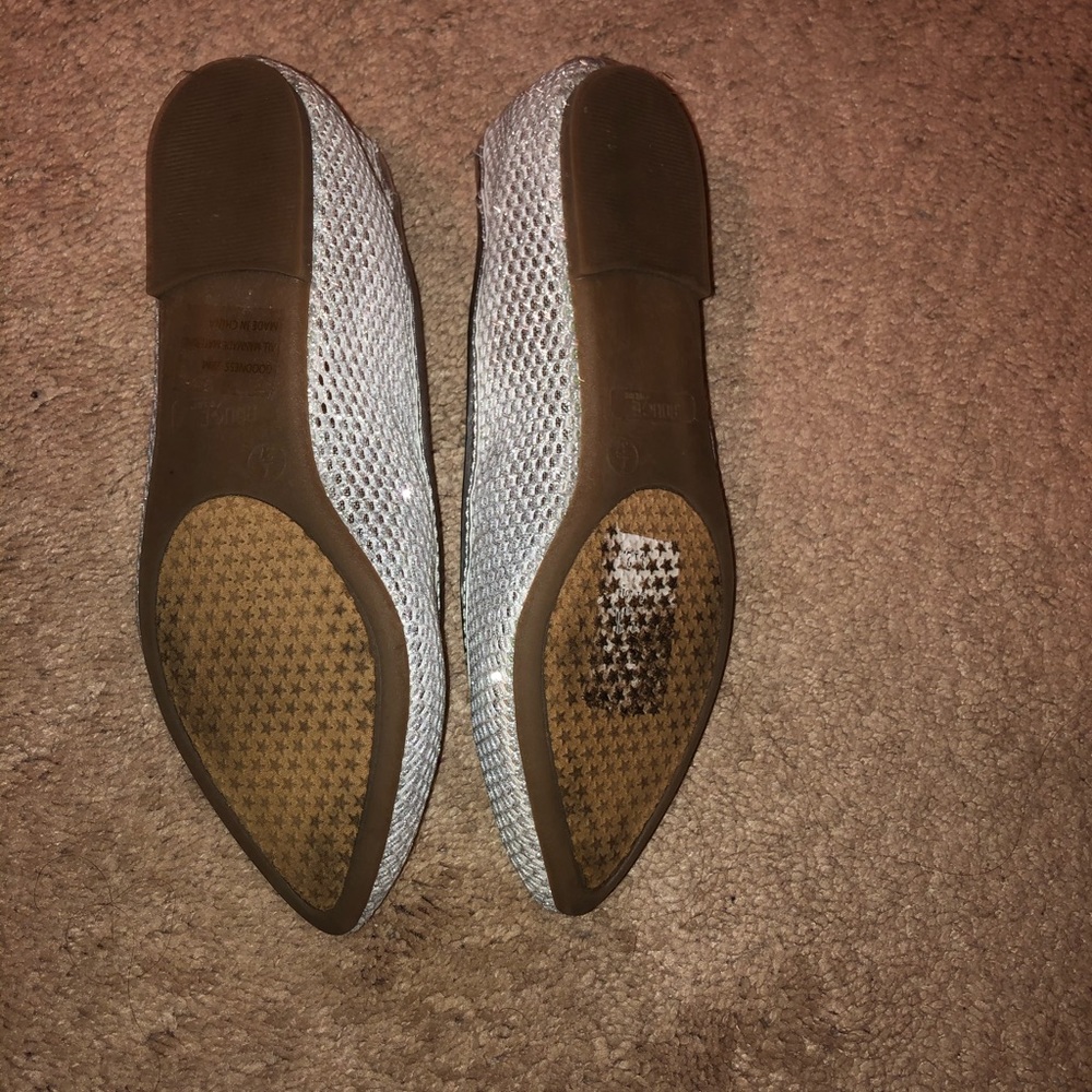 Flats - Picture 5 of 5